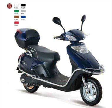 Električni skuter z zadnjo polico